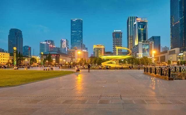 商业地产租赁合同关键条款解析
