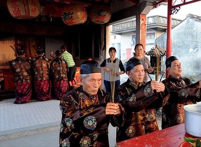 山海庇佑，人文交融：潮汕民俗传承的双重密码