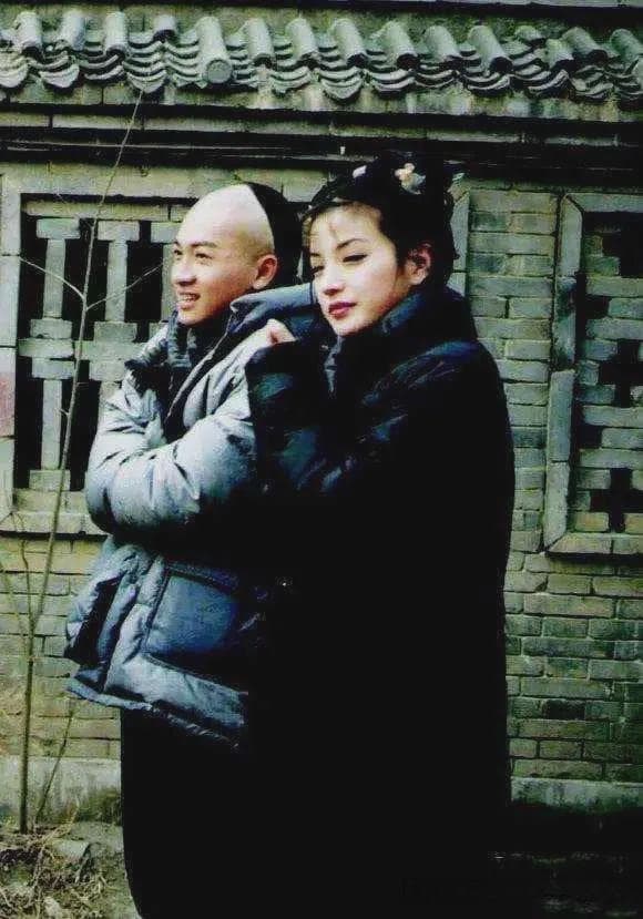 赵薇苏有朋再聚美华村，回忆《老房有喜》