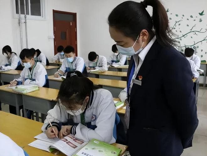 上大学才懂，专业名称带这两个字趁早转专业，否则容易毕业即失业