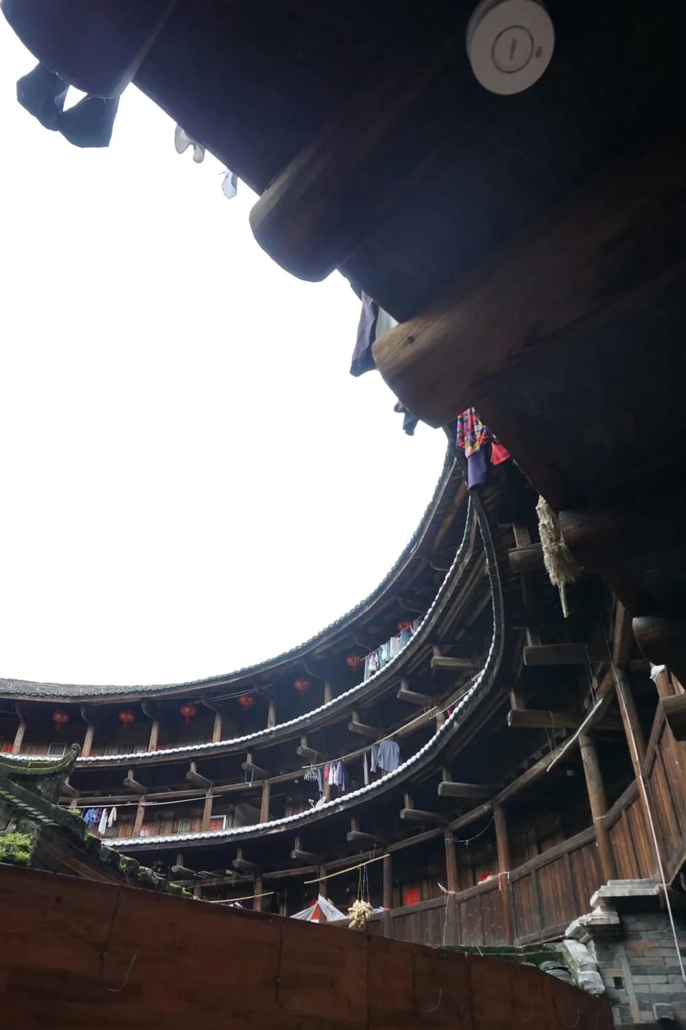 龙岩市的多元旅游魅力：从永定土楼到棉花滩水库