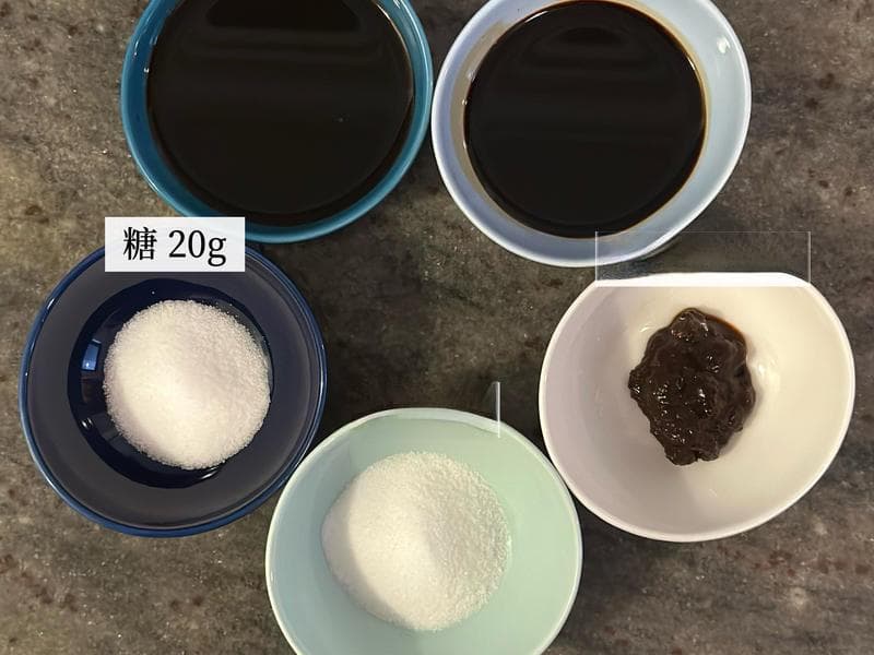 卤鸡制作指南：掌握“三分卤七分泡”入味秘诀