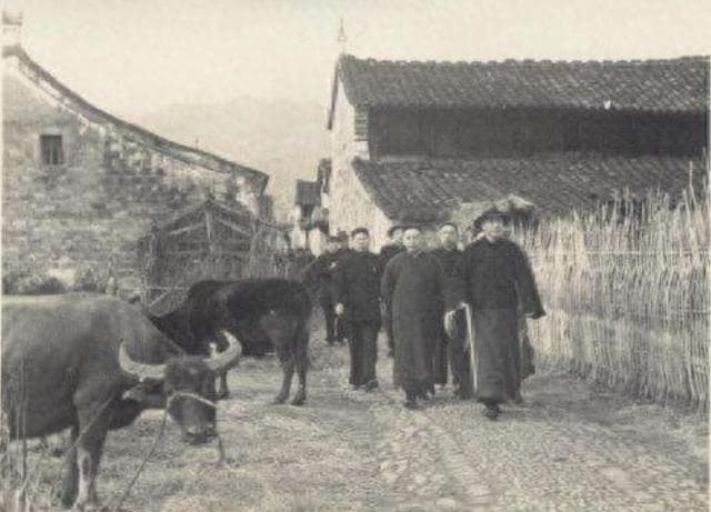 1949年，蒋介石隐退下野，最后回到溪口老家过了一个新年