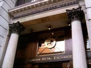 LME铜库存对市场有何影响？如何分析其价格波动？