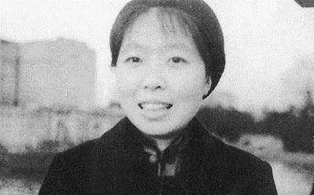 民国才女萧红：从私奔到文学成就，坎坷人生中的独立与追求