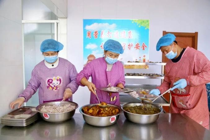 家长最关心的“校园餐”，他们这样做……