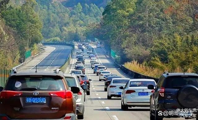 高速上开车，时速多少最省油？研究表明：60-90公里最合适！
