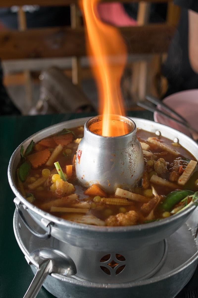探寻昆明炊锅：美味传奇，家的味道