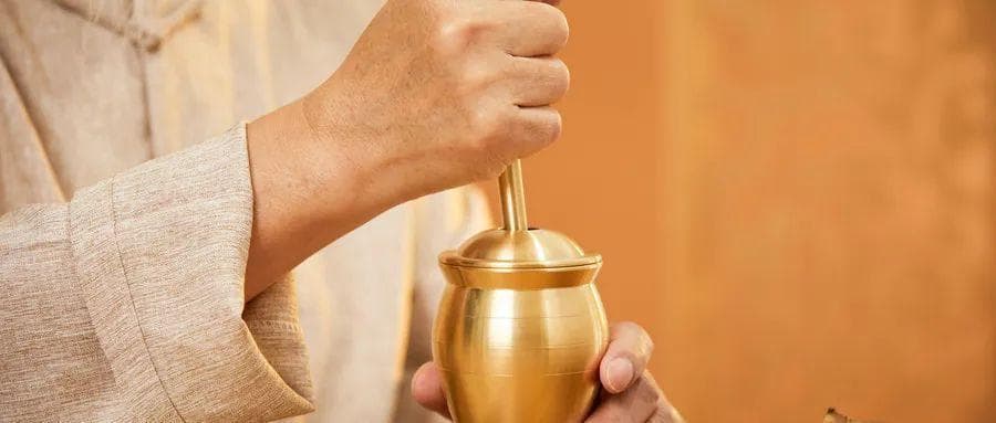 高温天，你也被“艾草贴”圈粉了吗？快收藏这篇使用攻略！