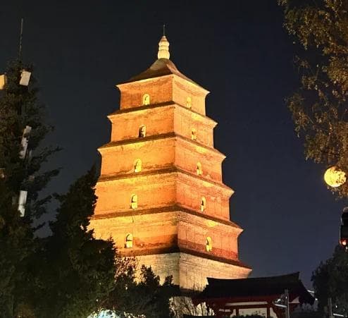 春节旅游市场强劲：长假效应催生错峰出行潮 跨境游、文化体验成新引擎