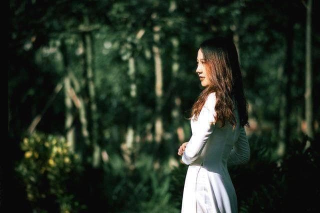 女人突然变得懂事，可能是在暗示不想继续这段关系
