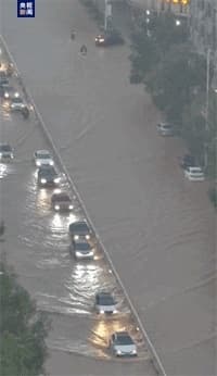 广西玉林遭遇持续强降雨，多条江河超警，城区严重内涝