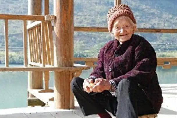 研究发现：凡是活过90岁的高尿酸老人，大多在50岁，就戒了这几事