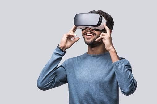 VR如何重塑警察培训：安全、技能与同理心的全面提升