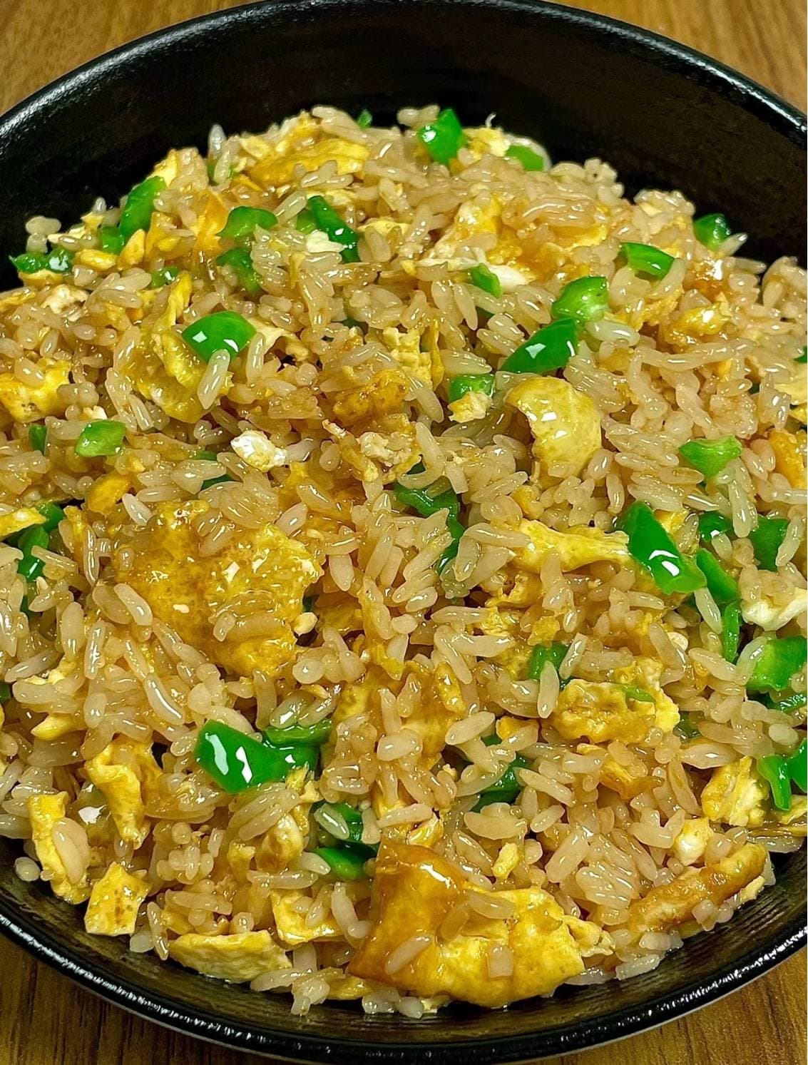 青椒蛋炒饭：快速美味的一餐解决方案