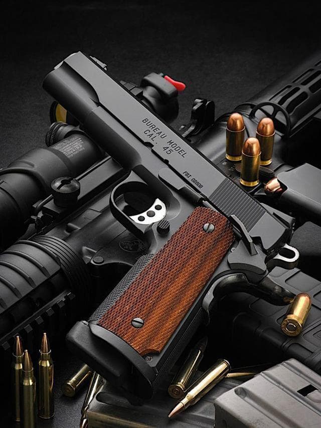 M1911半自动手枪：百年经典的枪械传奇