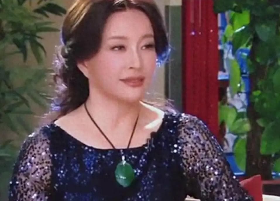 74岁刘晓庆：从“丫头教主”到“大女主”的人生翻盘