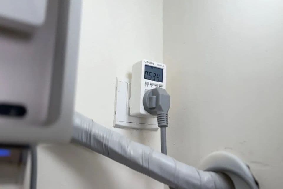 空调制热用不起？学邻居家的做法，比所有电暖器都省电