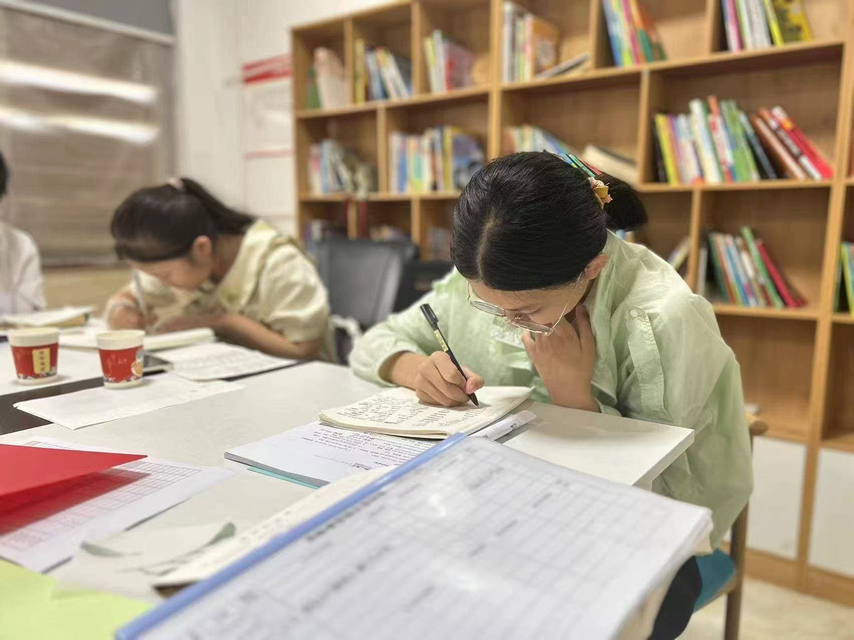 AI智能教育革新学生学习方式
