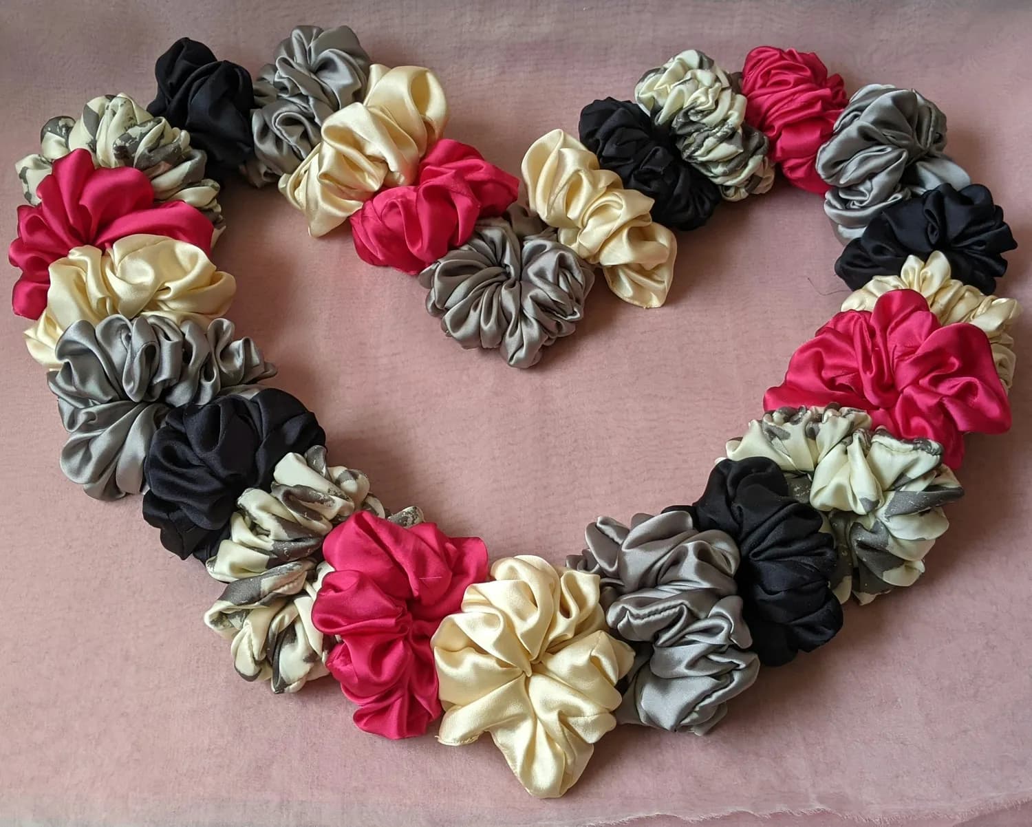 扭扭花制作指南：从花朵到摆件，春节手工新风尚