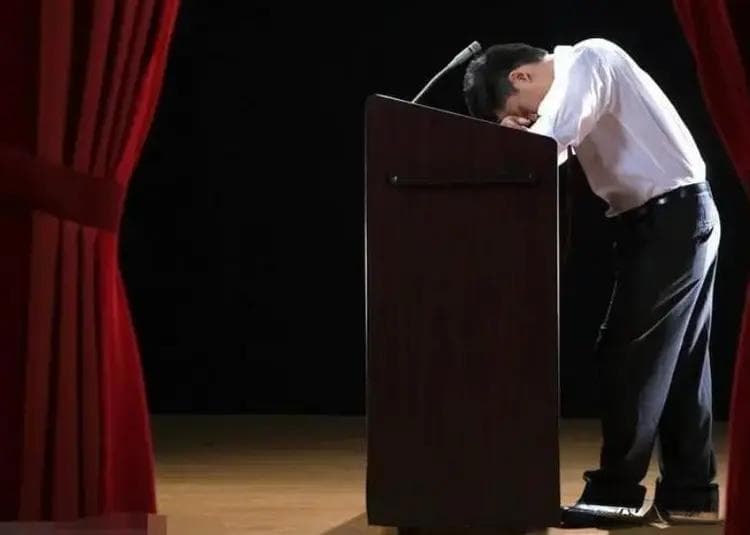 如何克服上台演讲的紧张情绪？一些简单而实用的小技巧，了解一下