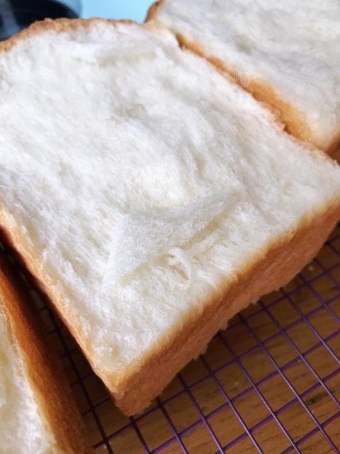 面包制作中的面团含水量计算与液体材料替换比例