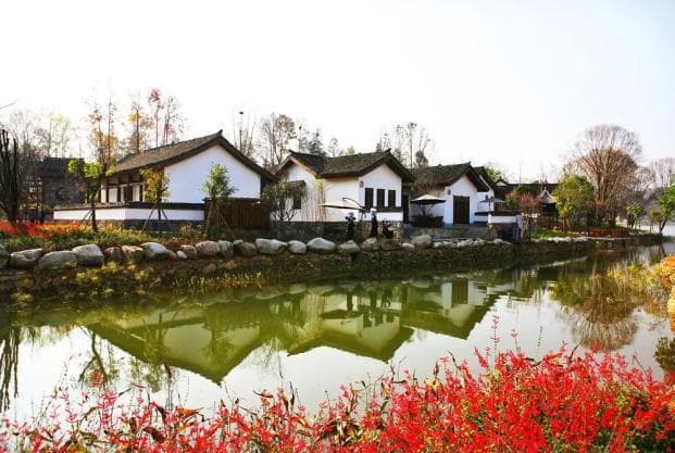 贞丰纳孔布依古寨：多彩民俗催热文旅 古村落焕发新活力