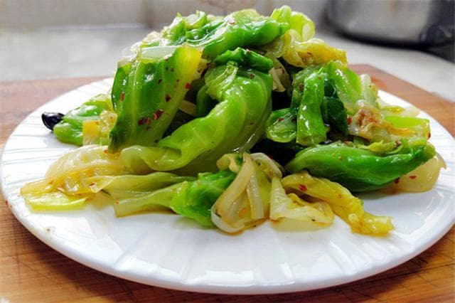 这才是孜然甘蓝正确的做法，饭店的味道，错过就可惜了