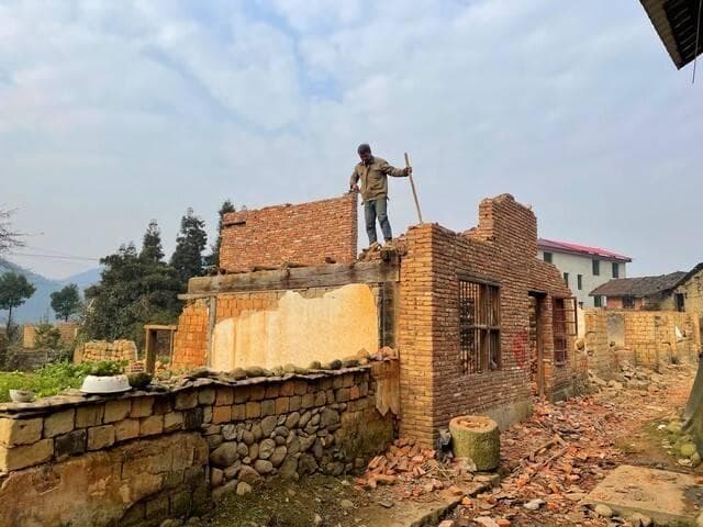 国家开展农村“四清”行动，严查乱占耕地和违建