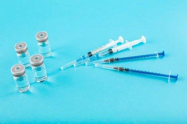 抗生素里的“三剑客”：哌拉西林钠、氨苄西林与阿莫西林有何区别？