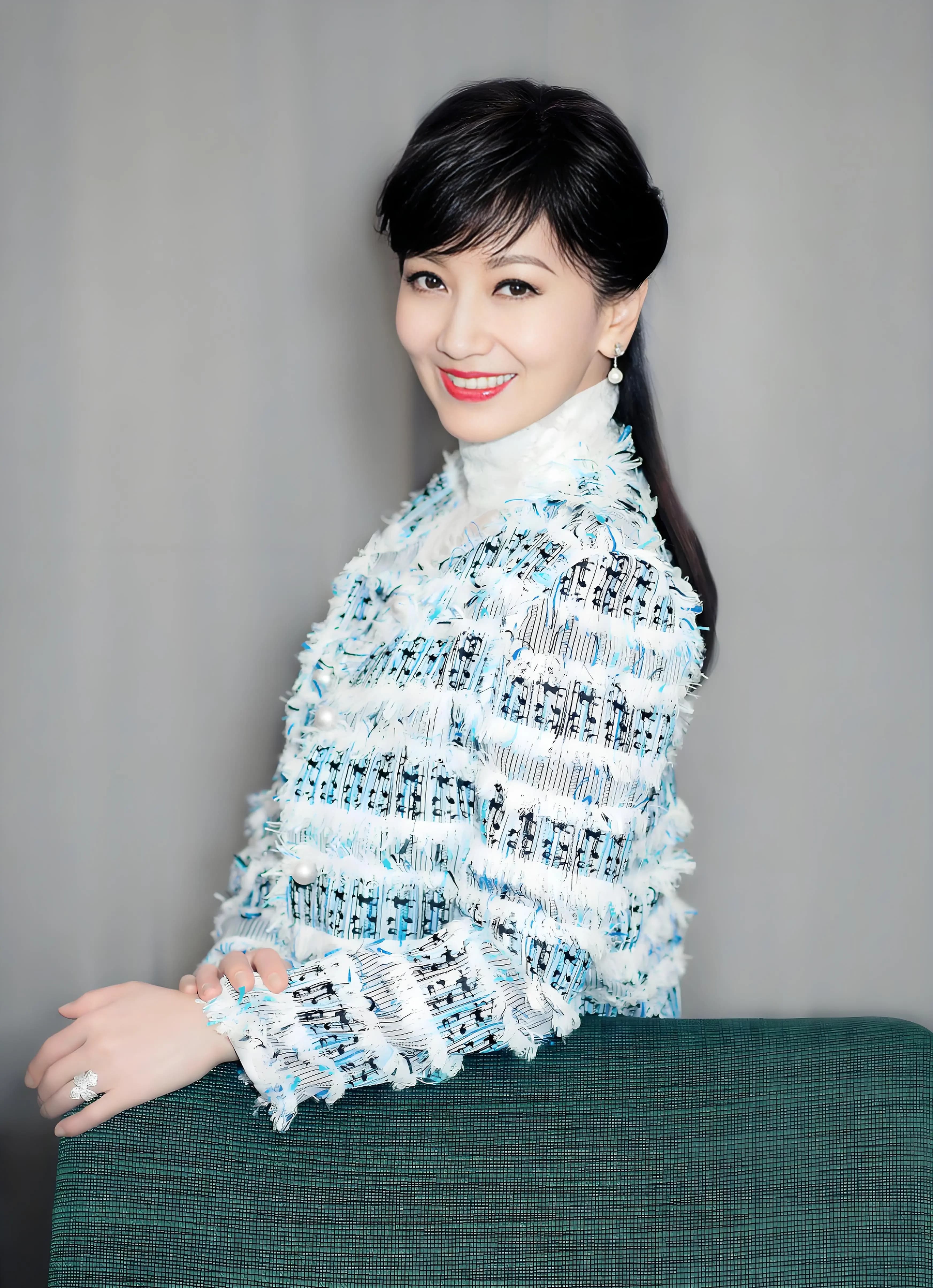 赵雅芝71岁再现白娘子，揭秘冻龄秘诀