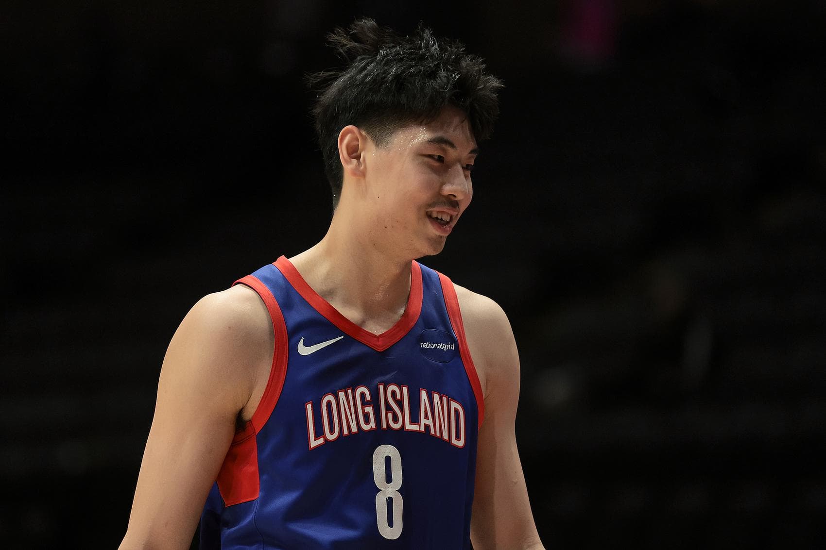 NBA中国球员崔永熙遭遇前交叉韧带损伤，后续康复将在美国进行