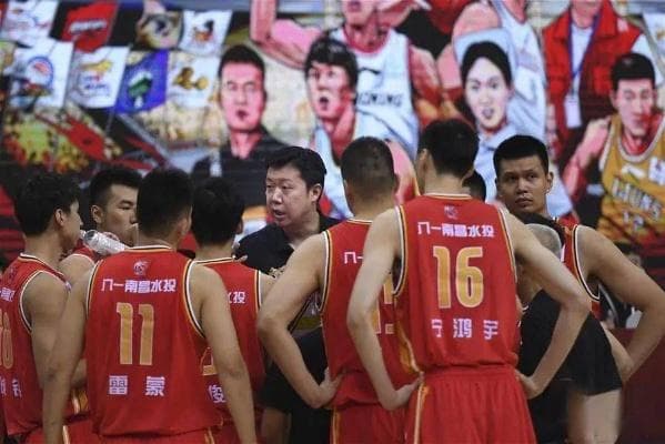 广州男篮重返CBA：从低谷到复兴的励志故事