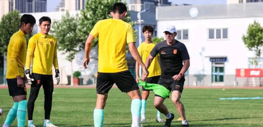 久尔杰维奇领衔 U20国足态度谨慎备战亚洲杯