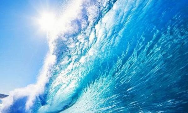 梦见海浪：周公解梦中的多重象征