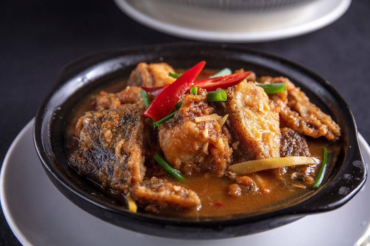 高压锅版焖酥鱼，掌握小技巧，肉鲜香骨酥烂，小孩吃不用担心卡刺