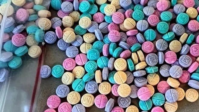 比海洛因毒20倍，从止痛药沦为新型毒品，芬太尼正在摧毁美国！