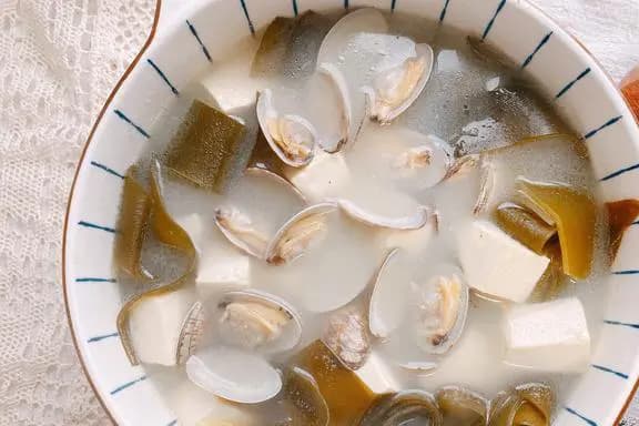 春天给孩子多喝三鲜汤，3种食材7分钟出锅，清淡营养，还能补钙