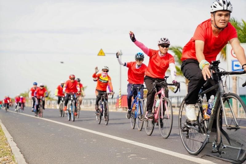2024中国(海南)环岛公路自行车公开赛：海岛骑行谱写体育+旅游新篇章