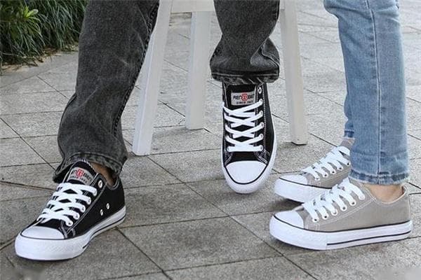 帆布鞋变黄怎么办？四种实用解决方案+日常保养指南