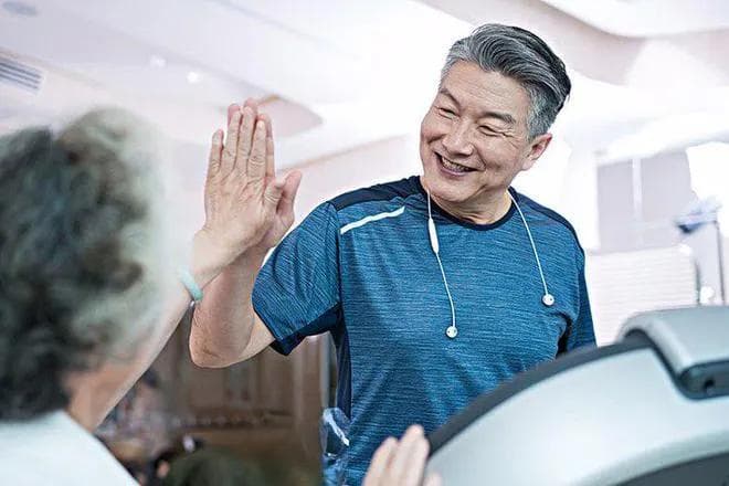 数名医生建议：心率不超过这个值，不用担心猝死，该吃吃该喝喝