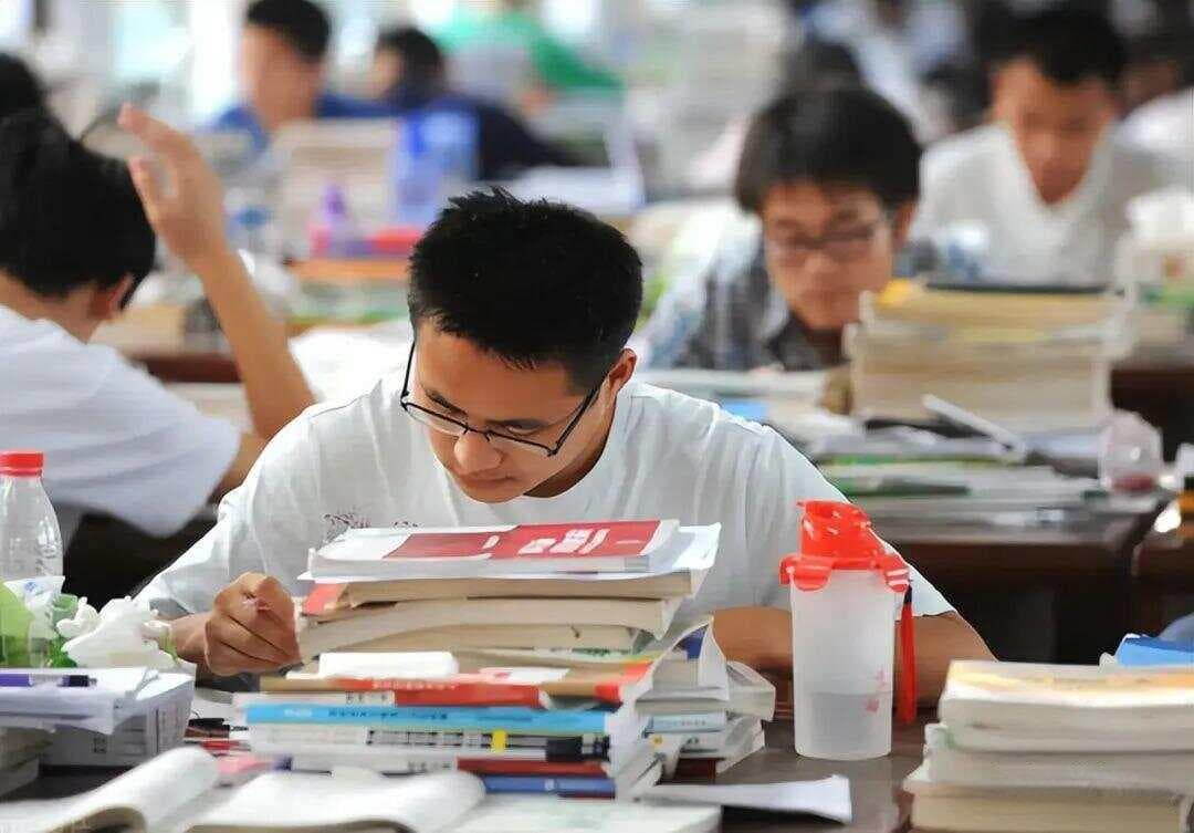 新疆两所211大学对比：石河子大学 vs 新疆大学，哪个更适合你？