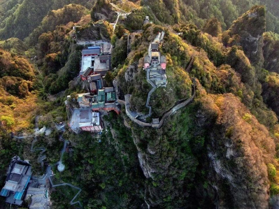 湖北十大必去景点：从武当山到恩施大峡谷