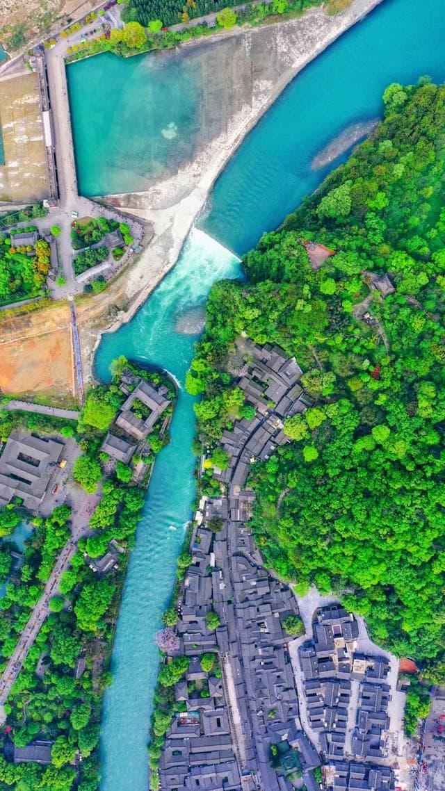 两个半小时，峨眉山动车速通青城山！