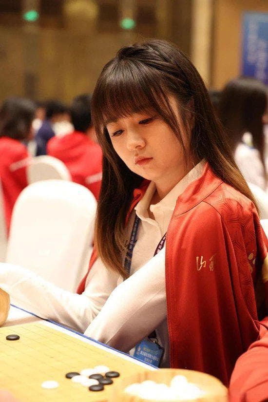 围棋界“抽象”的“直播奇才”——战鹰