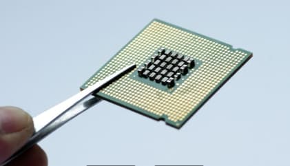 了解芯片烧录过程：接口选择、工具使用与常见问题解决