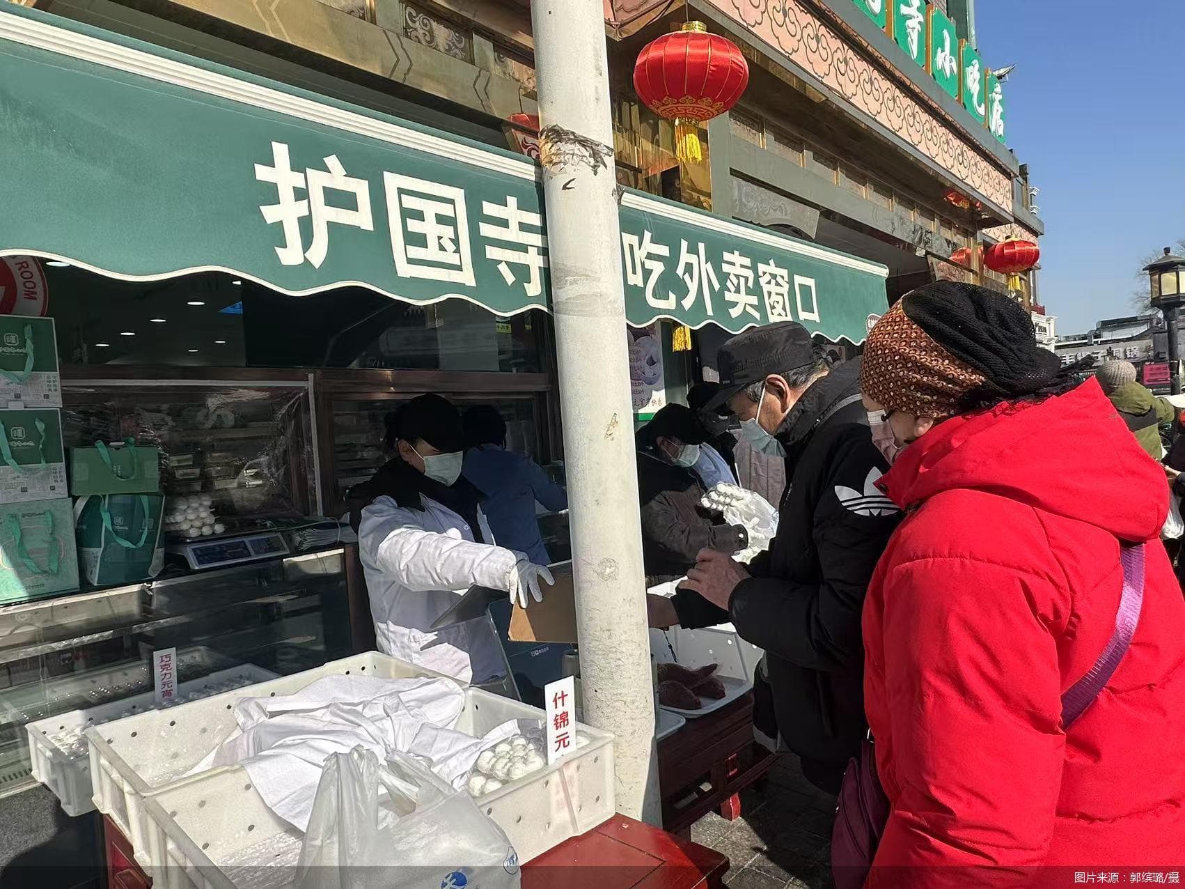 排队一个半小时、客流不输春节档 元宵佳节助力餐饮消费持续升温