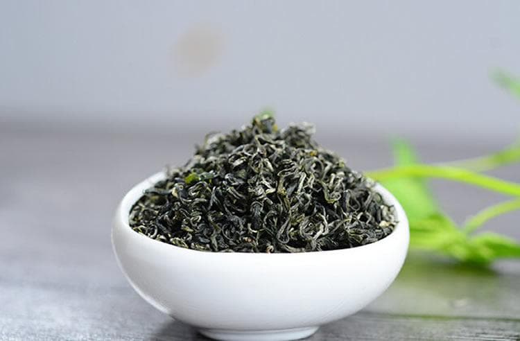 秋季养生茶指南：十大适合秋季饮用的茶饮及其功效