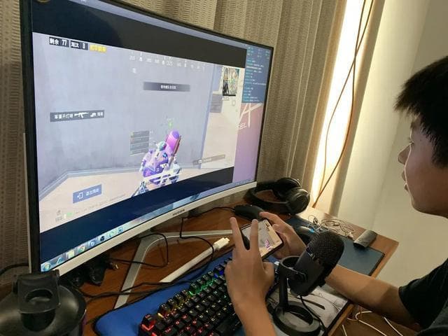 高强度训练还是心理阴影？电竞俱乐部戒网瘾效果引争议