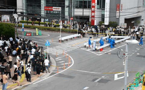 日本警方公布报告详述安倍遇刺案细节：案发前5分钟安倍后方无警卫